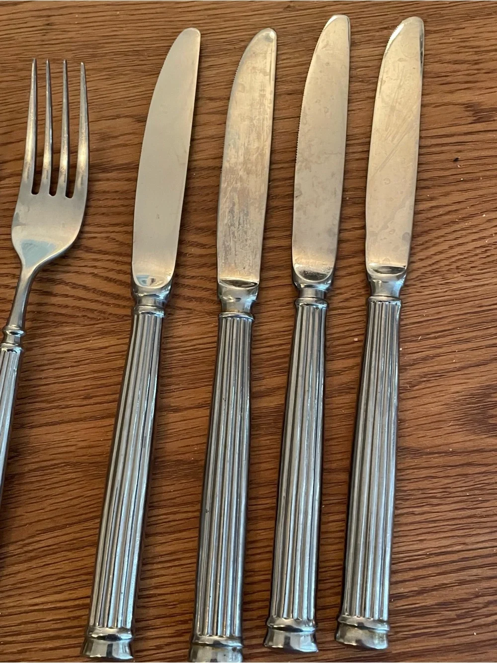 Hampton‎ Silversmiths Avignon2 Stainless Flatware 4 Dinner Forks 4 Dinner Knives